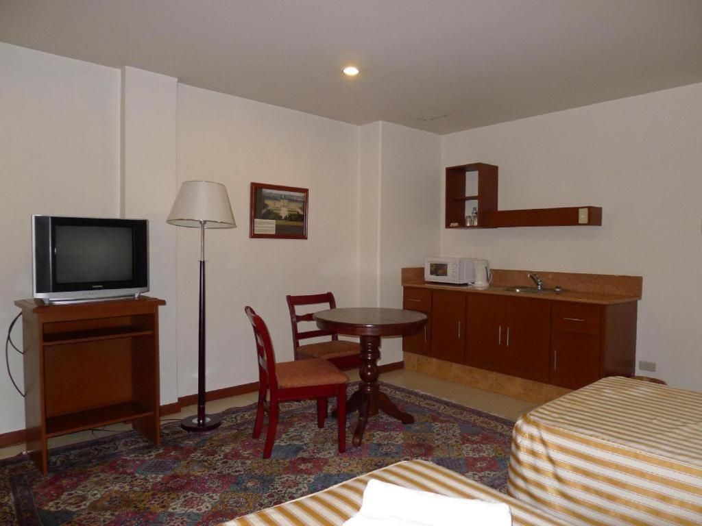 Hotel Cosmopolitan Baguio City Esterno foto