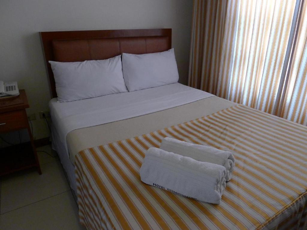 Hotel Cosmopolitan Baguio City Esterno foto